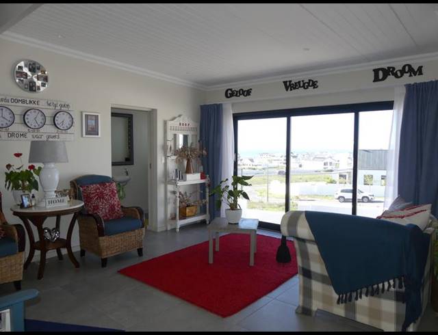 5 BEDROOM HOUSE FOR SALE IN DA GAMA BAY